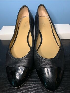 Michael Kors Black Leather Ballet Flats with Glossy Cap-Toe & chain detail